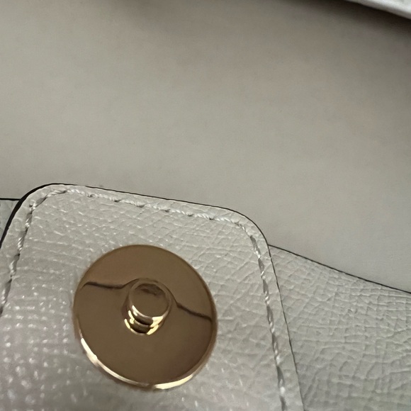 GUESS SET - Picture 13 of 15